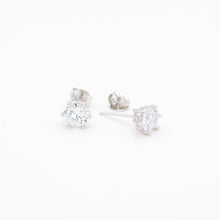Jewdii Studs silver earring with  CZ Stone
